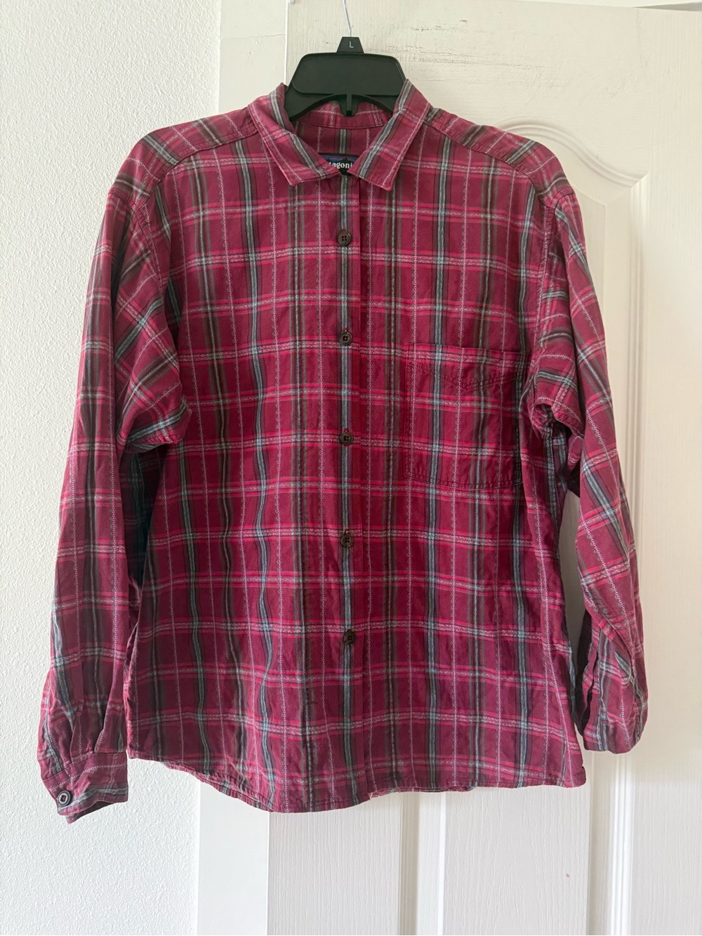 Patagonia Women’s L Plaid Button Down Shirt Burgundy 100% Cotton